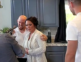 Brazzers - mommy got boobs - ashton blake mike mancini - pimp my mom