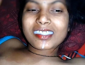 Desi Bhabhi Mouth Fisting mouth in dish out